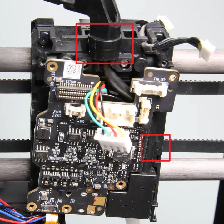 Montering af USB-kabel-holder - Fig. 2-1-2