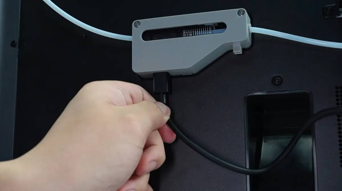 4-pin-kablets stik ved filamentbufferen