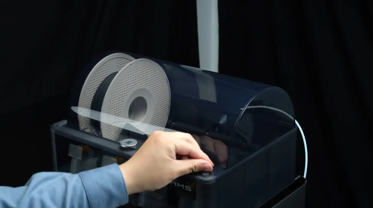 AMS med filament korrekt monteret og klar til første print