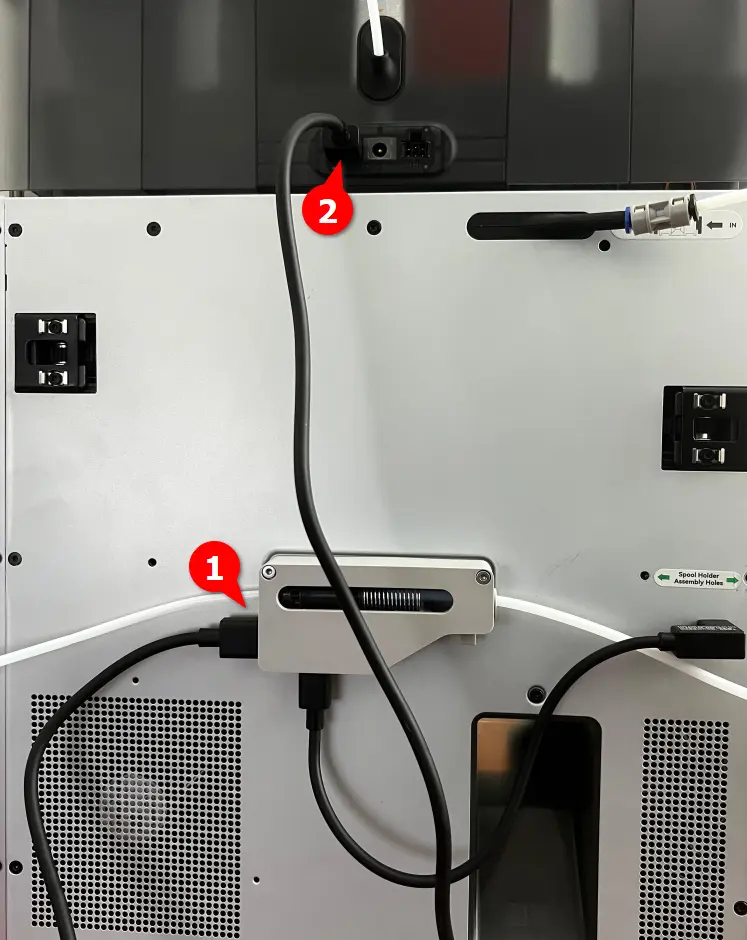 Tilslut 6-pin bus-kablet mellem AMS 2 Pro og filamentbufferens venstre port