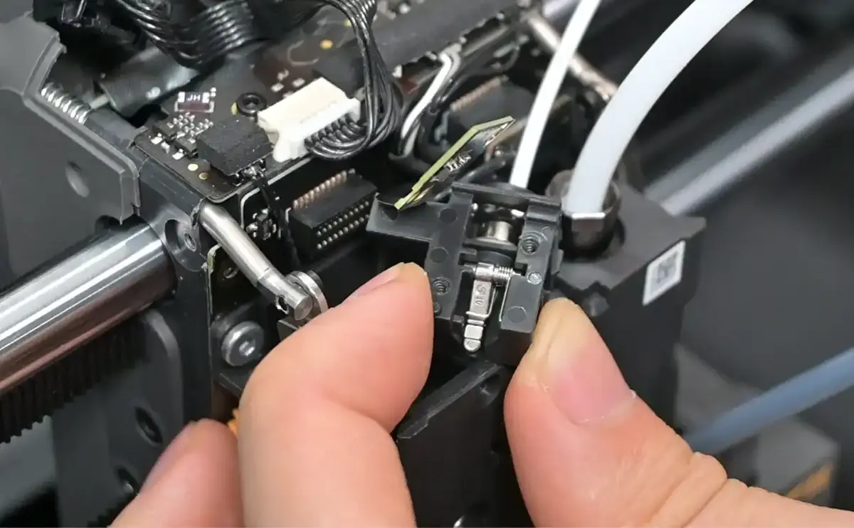 Kontrol af armens bevægelse pa X2D ekstruder-filament-sensor