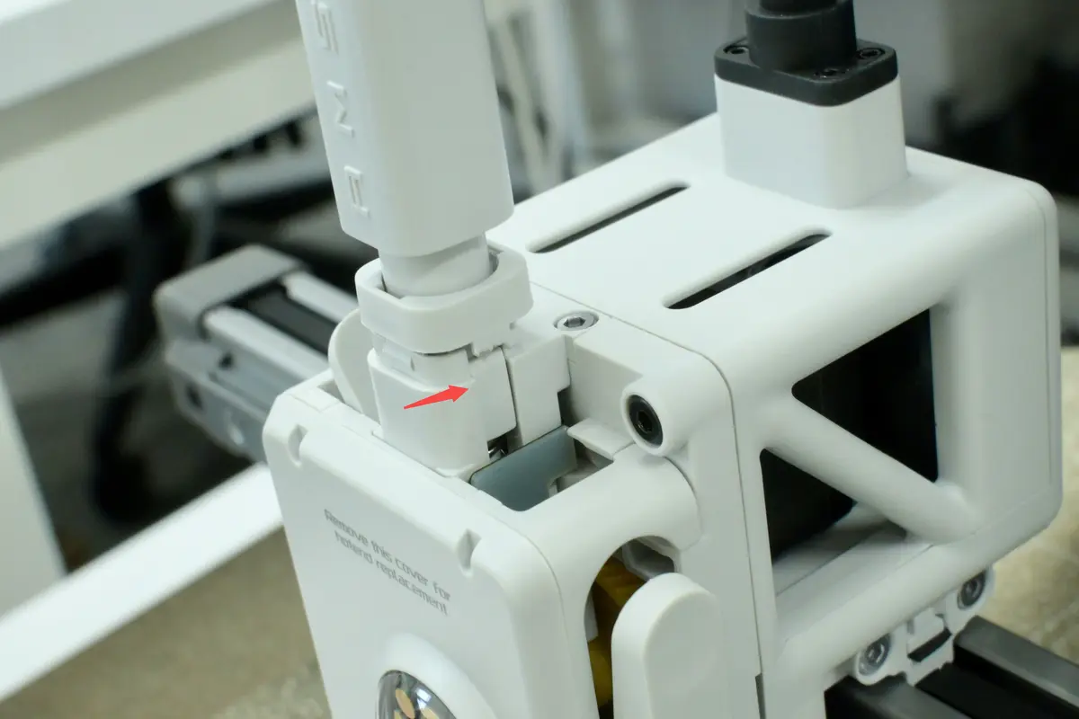 Monter filament-hubben pa base-huset trin 1
