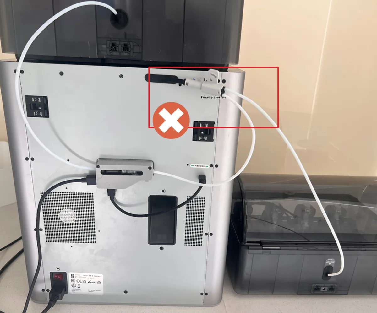 Forkert: adapter på højre side af bufferen (X1/P1)