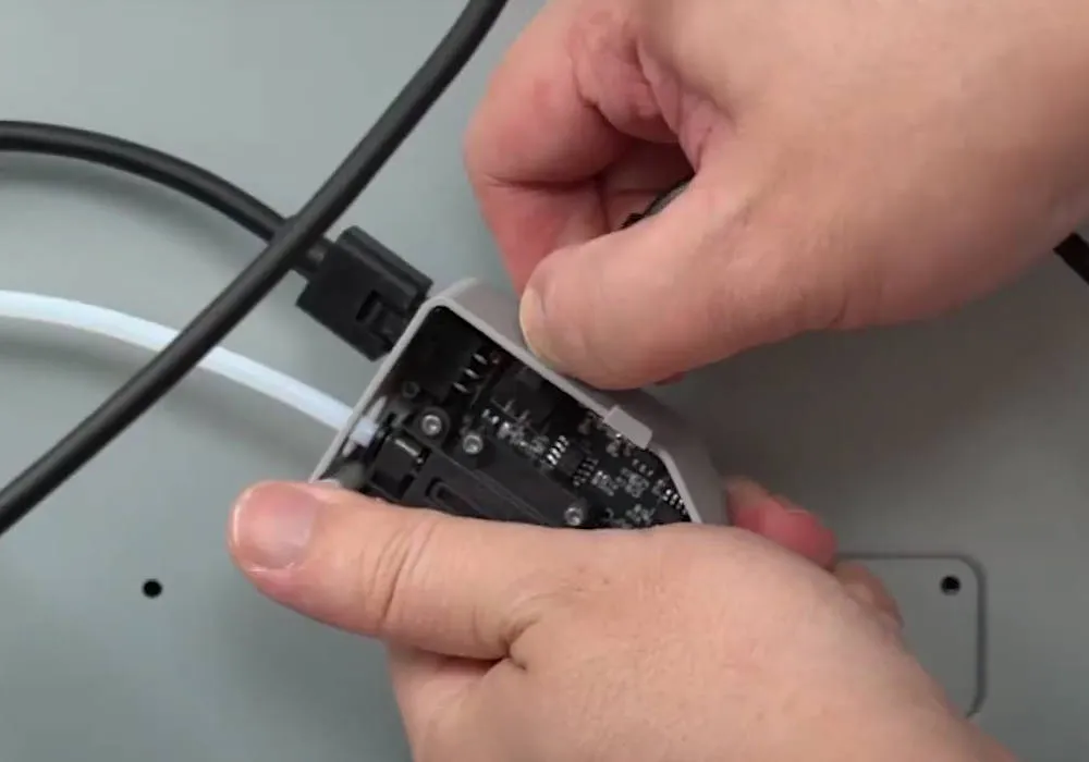Frakobling af kabel på filamentbufferen