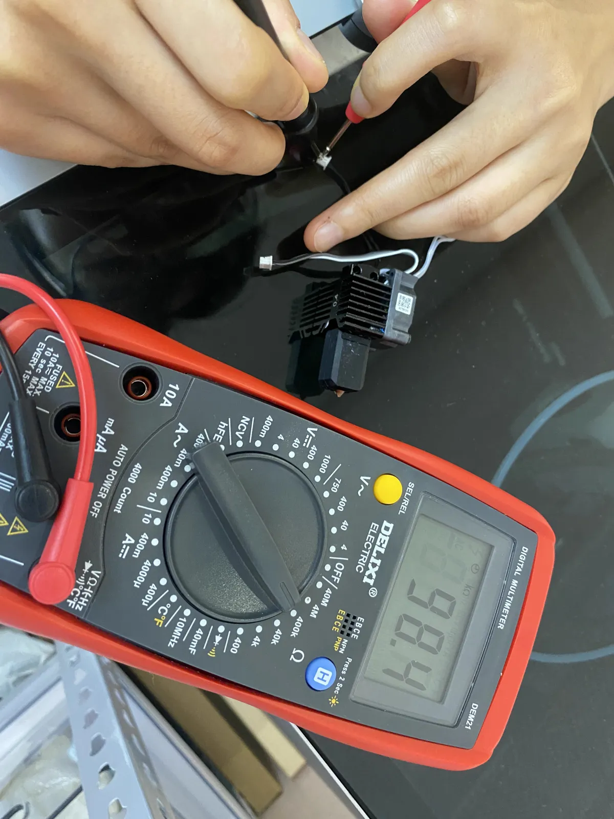Måling af NTC-modstand med multimeter på X1