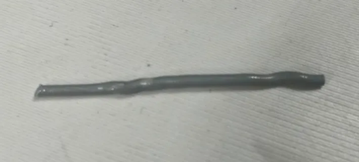 Bøjet og deformeret filament