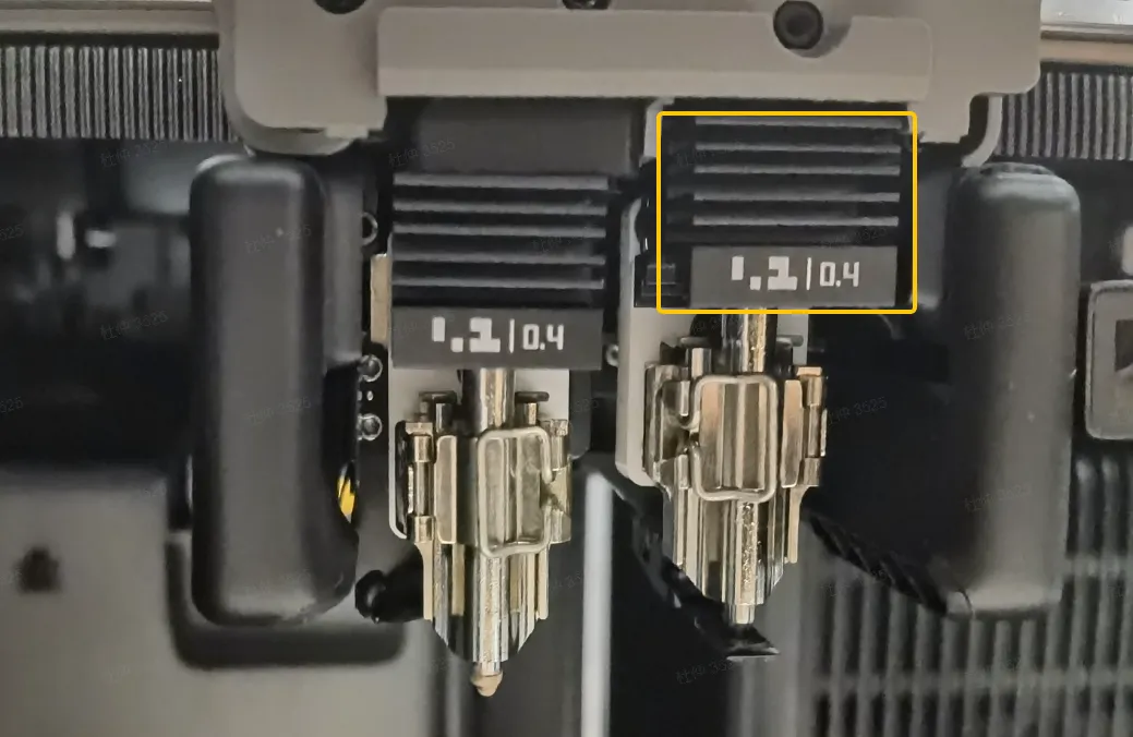 Den højre hotends køleprofil (heatsink) på H2-toolhead