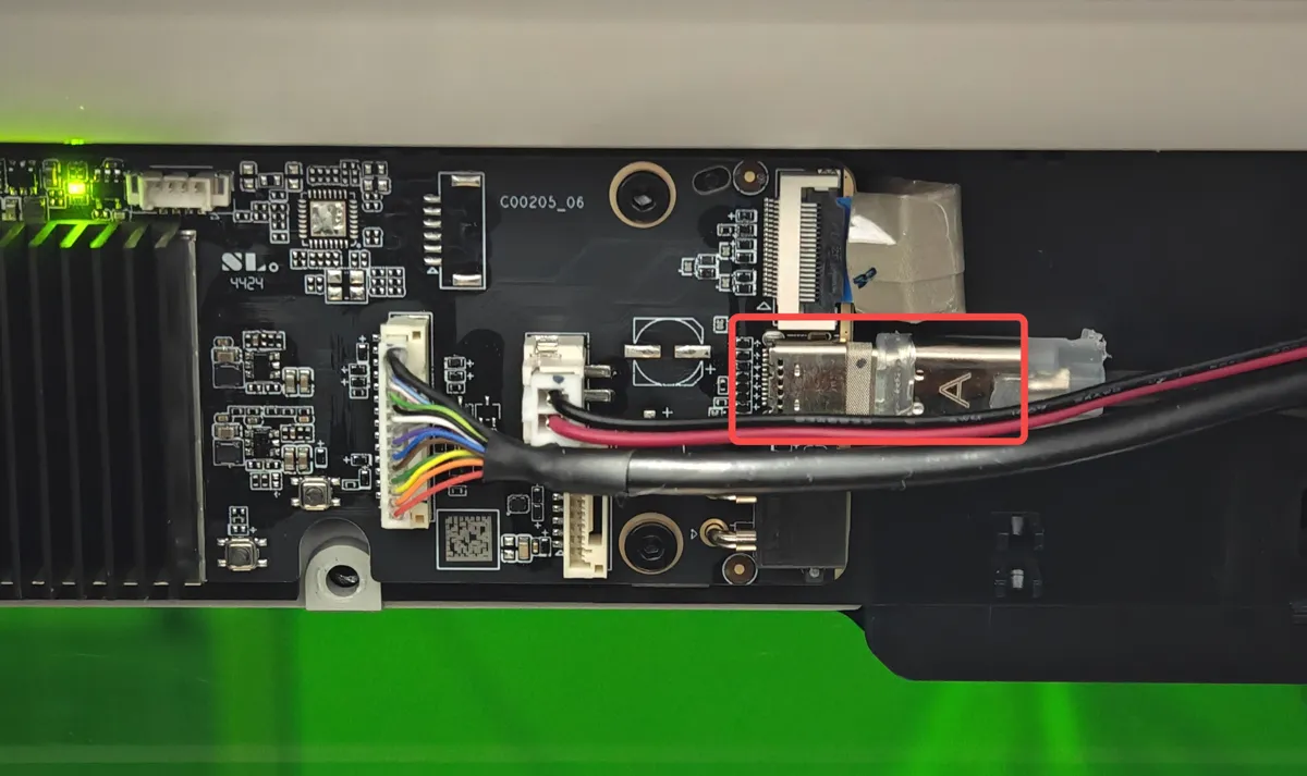 USB-C-stikket på AP board tilsluttes igen