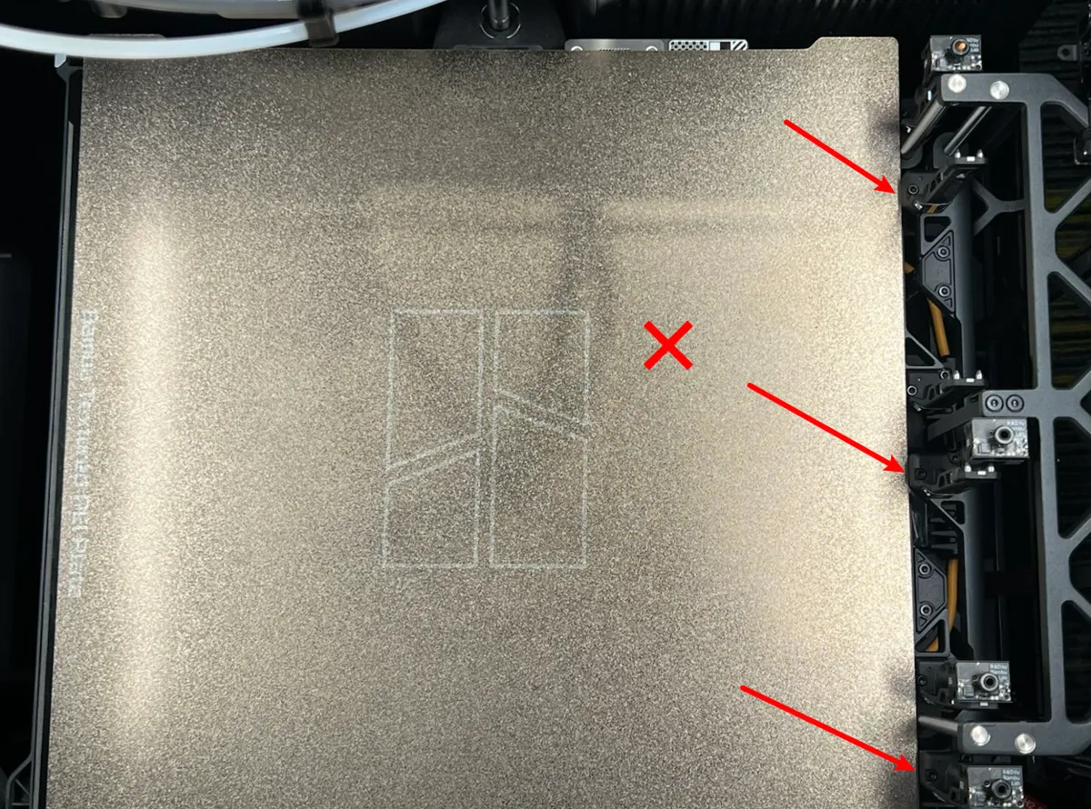 Forkert placering af byggeplade, der interfererer med hotend-holderen