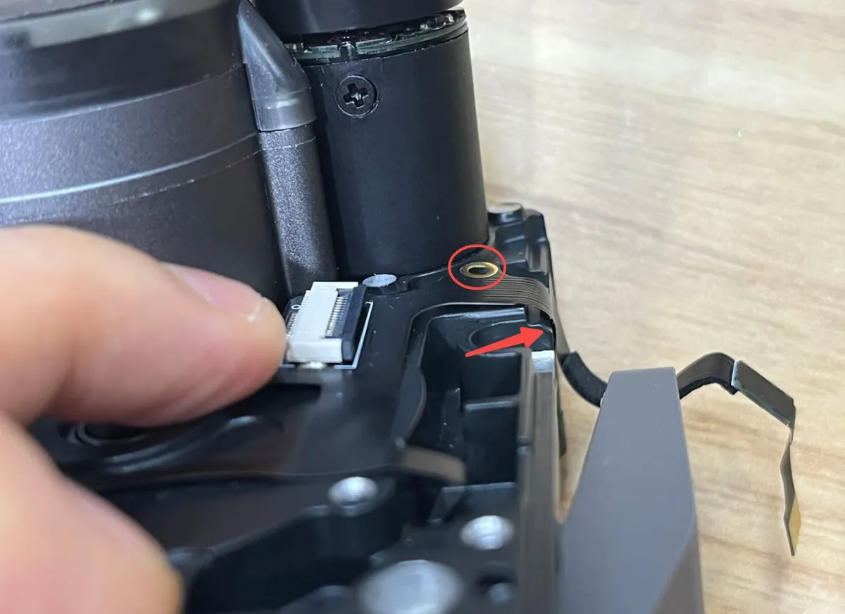 Kabel efterses for buler ved pilen