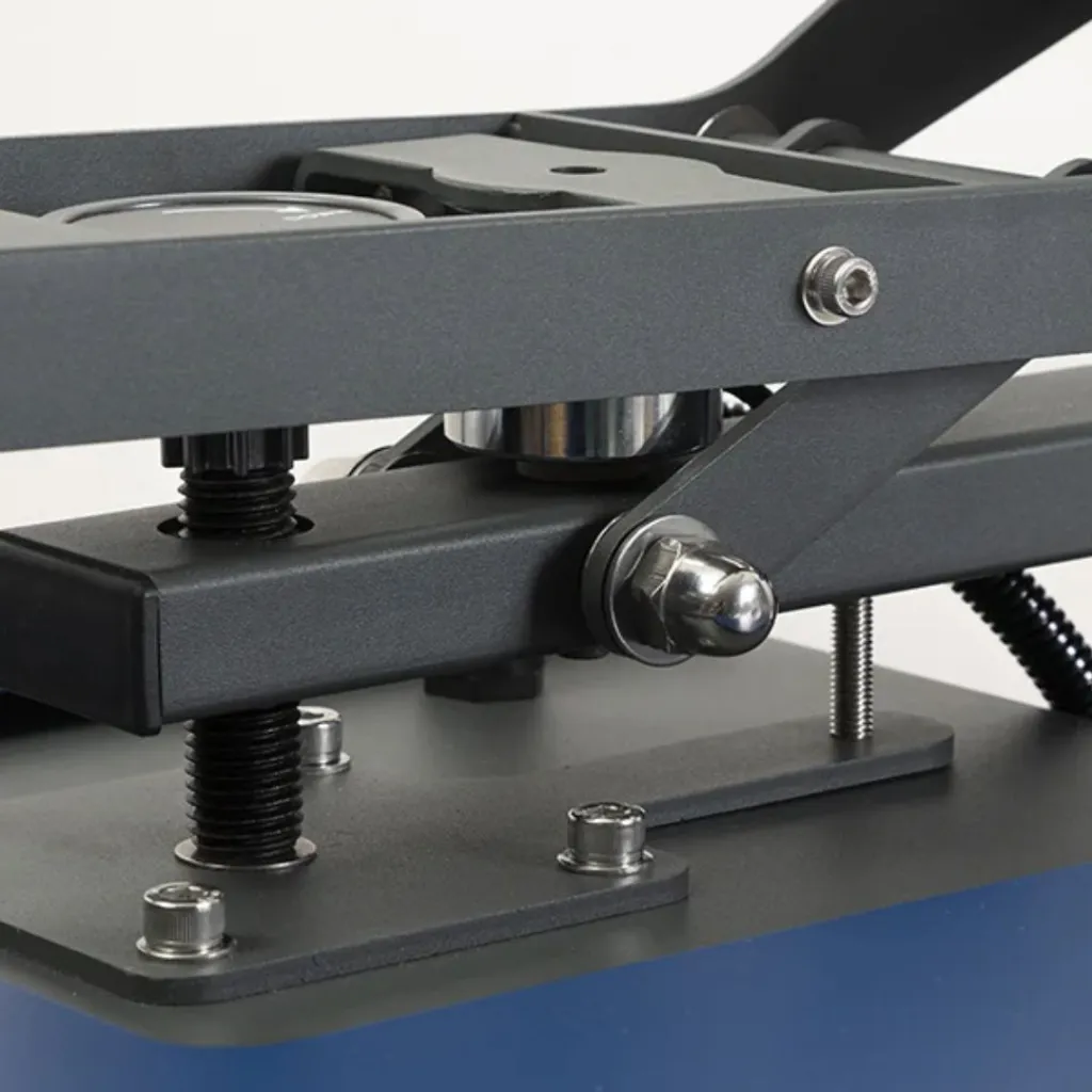 Varmepresser-detalje-af-maskinen-makerspace.webp